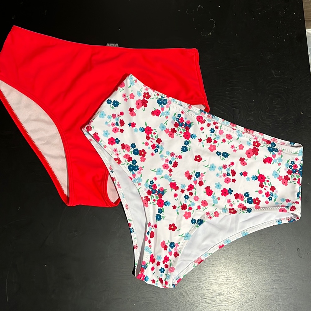 BEACHSISSI BUNDLE OF 2 Swimsuit bottoms Floral and Red size Small